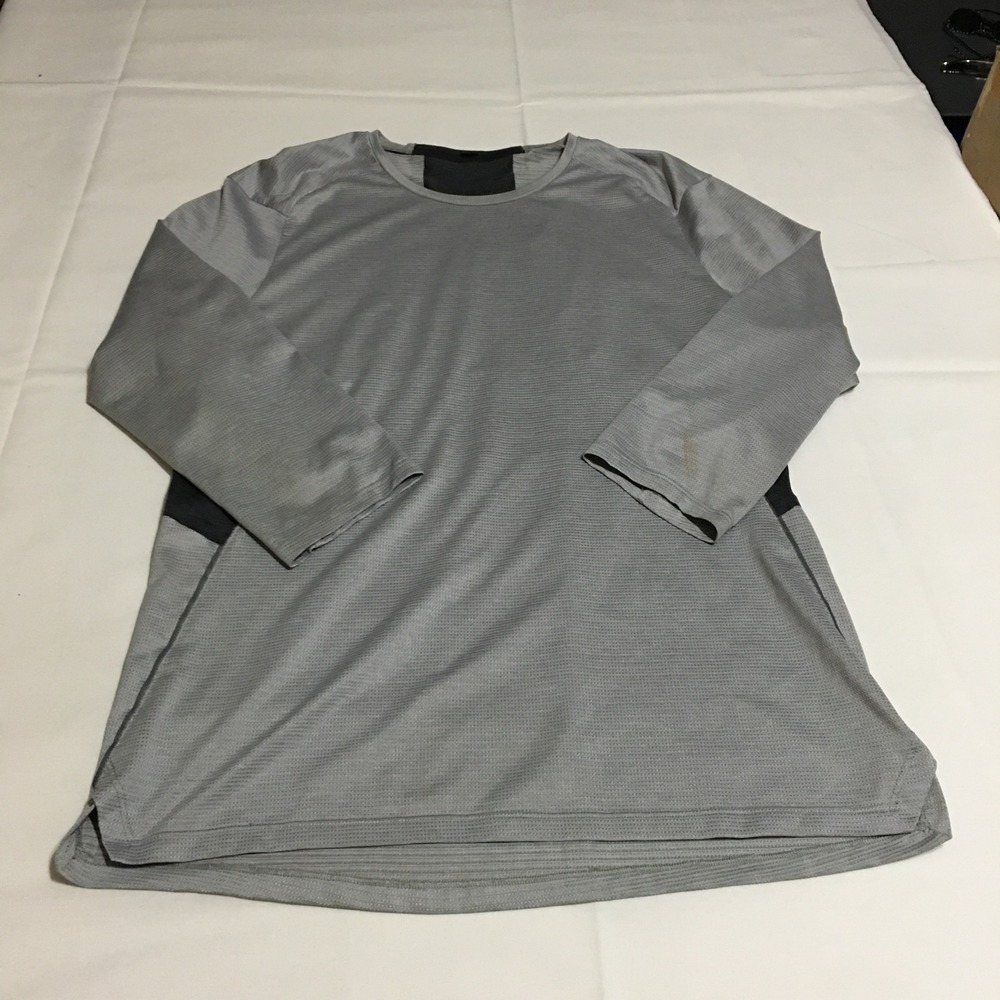 Lululemon Athletica Shirt Mens Medium Gray Long Sleeve Activewear Mesh Back
